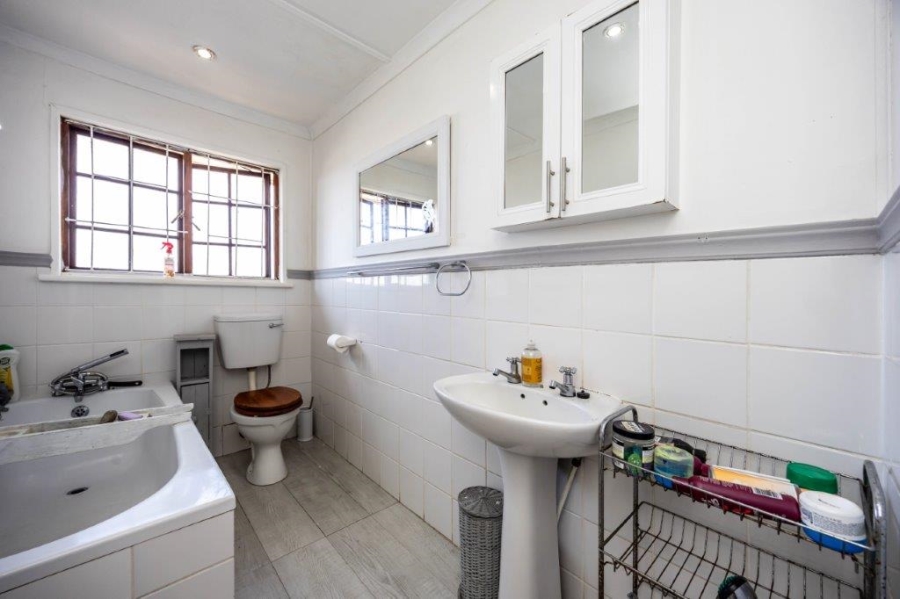 To Let 4 Bedroom Property for Rent in Kaysers Beach Eastern Cape